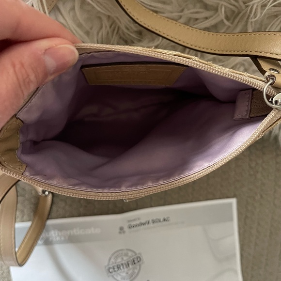 Coach Signature authentic crossbody bag - Picture 4 of 8